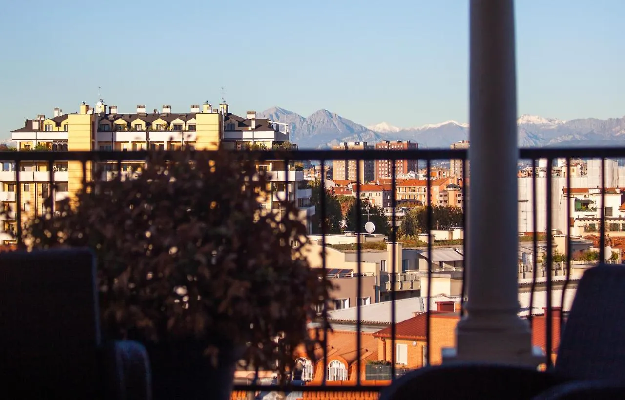 Stelvio Rooftop - Penthouse Skyline With Terrace And Jacuzzi Mediolan Apartament